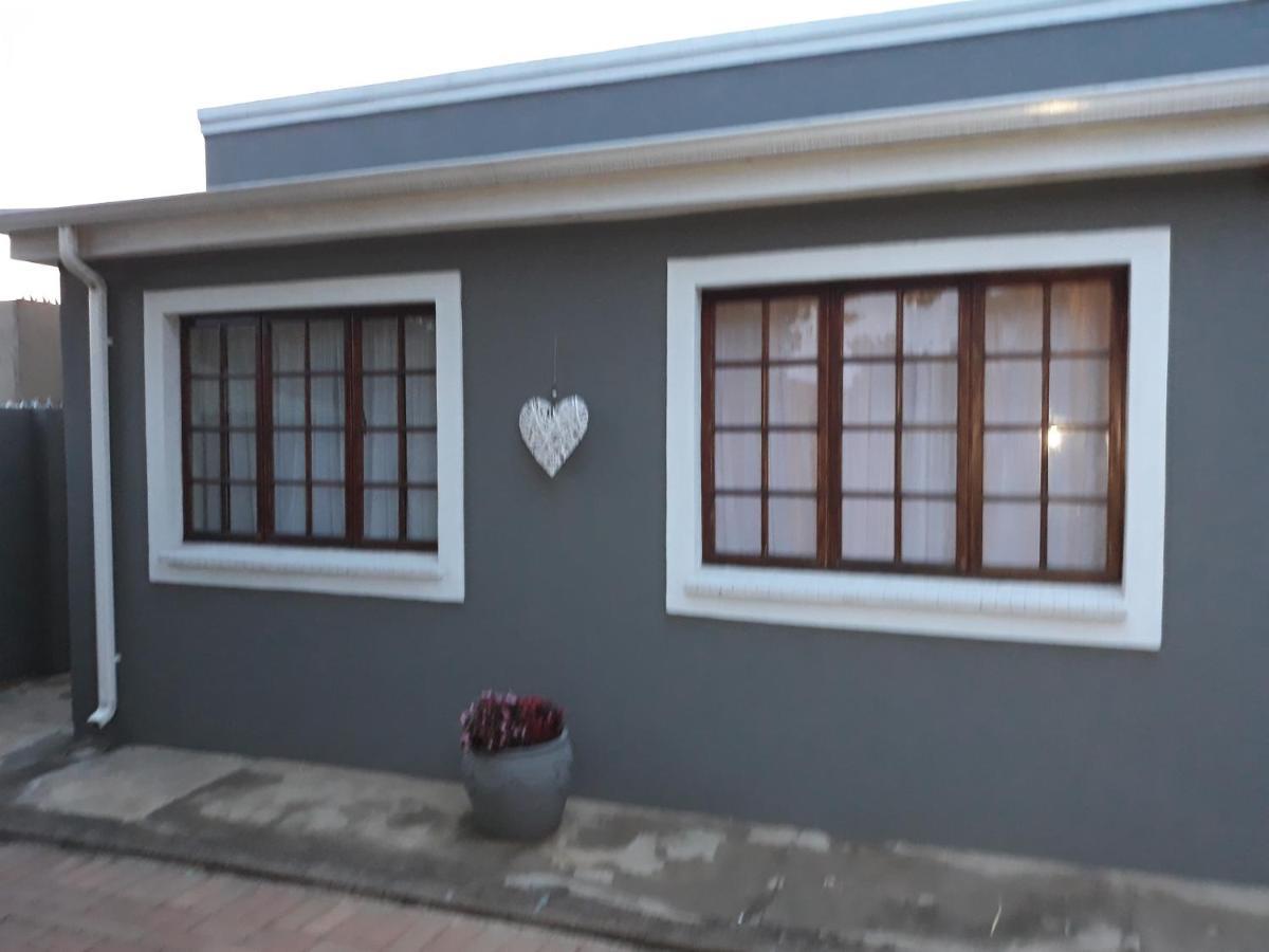 Apartamento Fancy Pansy Germiston Exterior foto