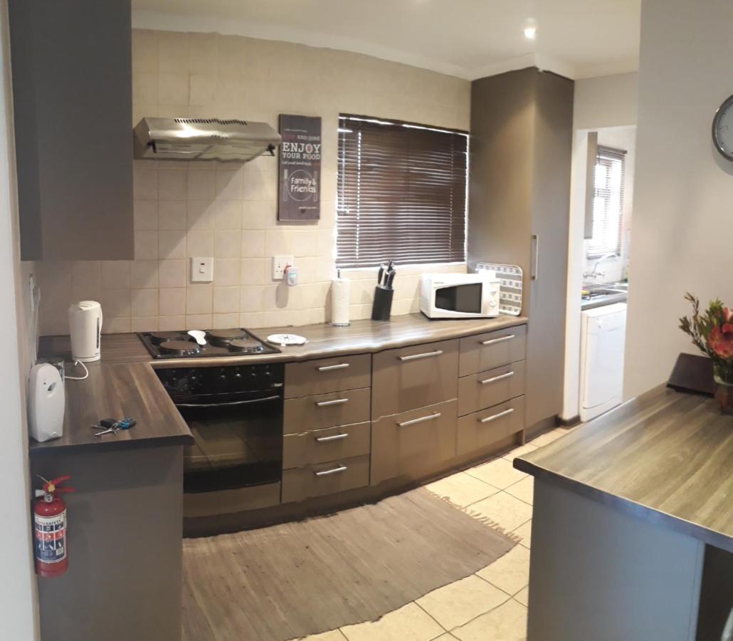Apartamento Fancy Pansy Germiston Exterior foto